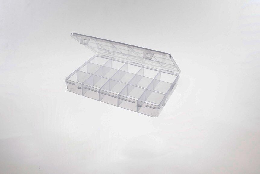 ŞEFFAF 15 GÖZLÜ MALZEME KUTUSU