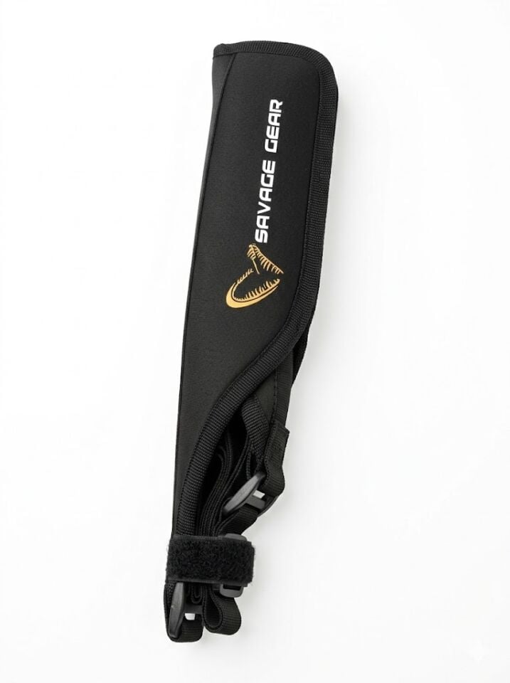 Savage Gear Baskılı Neopren Ayarlanabilir Lastikli Kamış Koruma Kılıfı